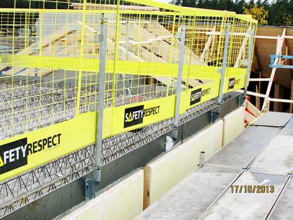 Edge protection on slab edge formwork