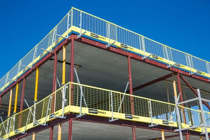 Edge protection on steel structure