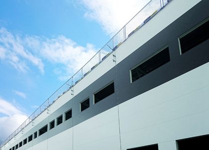 Edge protection hall building