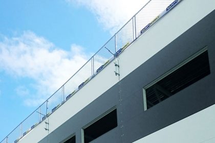 Edge protection hall building